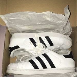 Adidas superstars